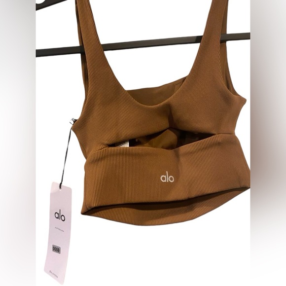 NWT Alo Yoga sports bra Size XS - Picture 3 of 5